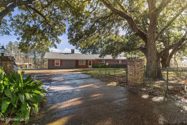 108 Kaiser Lake Road, Natchez, MS 39120