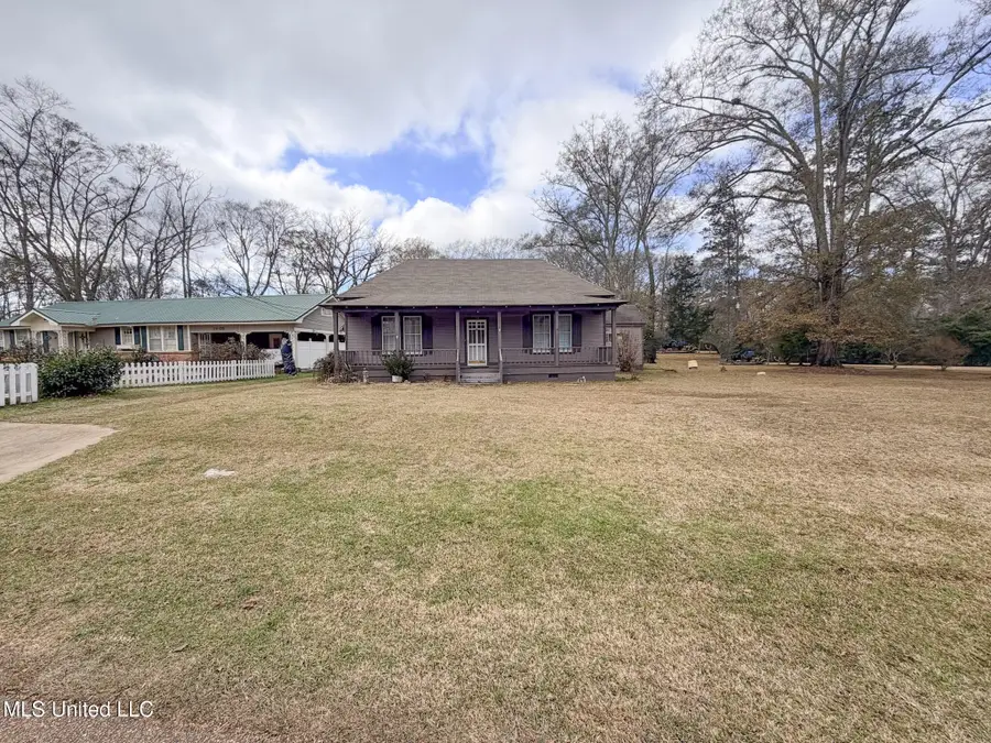 1607 N Jackson Street, Brookhaven, MS 39601 - #2