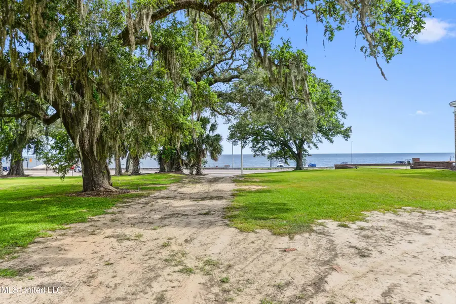 1006 Beach Boulevard, Biloxi, MS 39530 - #3