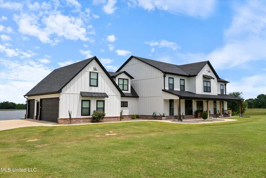 114 Mcgeehee Road, Senatobia, MS 38668 - #2