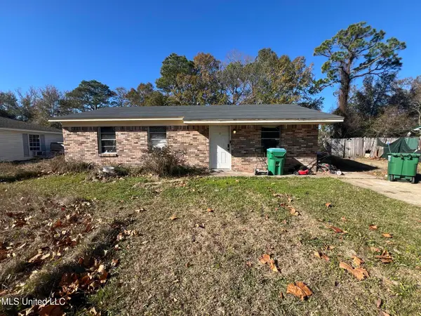 6613 Columbus Circle, Ocean Springs, MS 39564