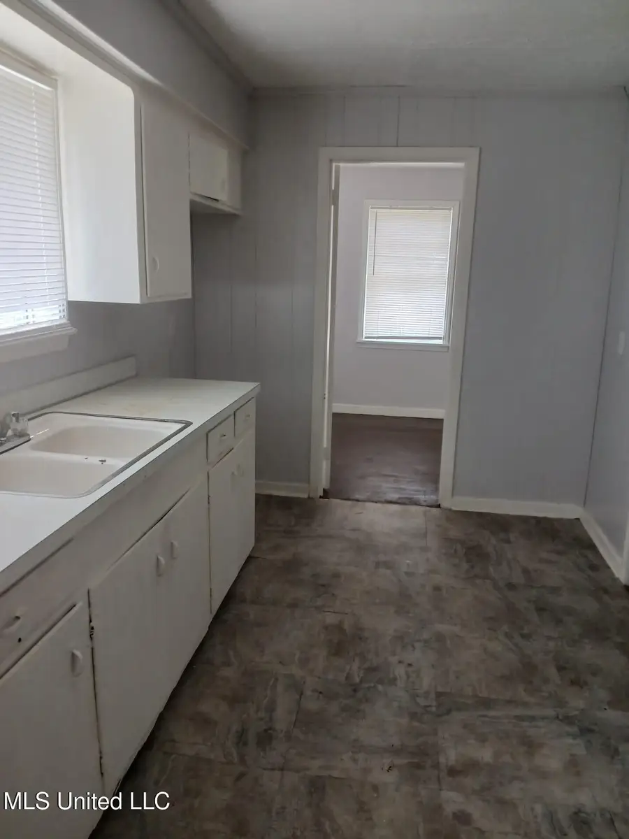 2858 Queensroad Avenue, Jackson, MS 39213 - Image #2