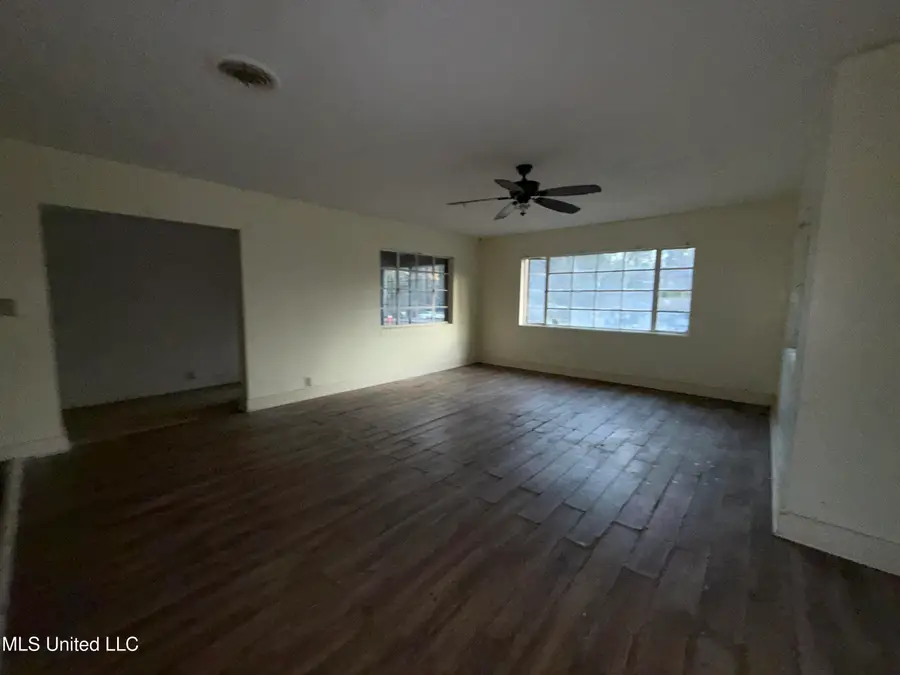 230 N Sunset Terrace, Jackson, MS 39212 - #3