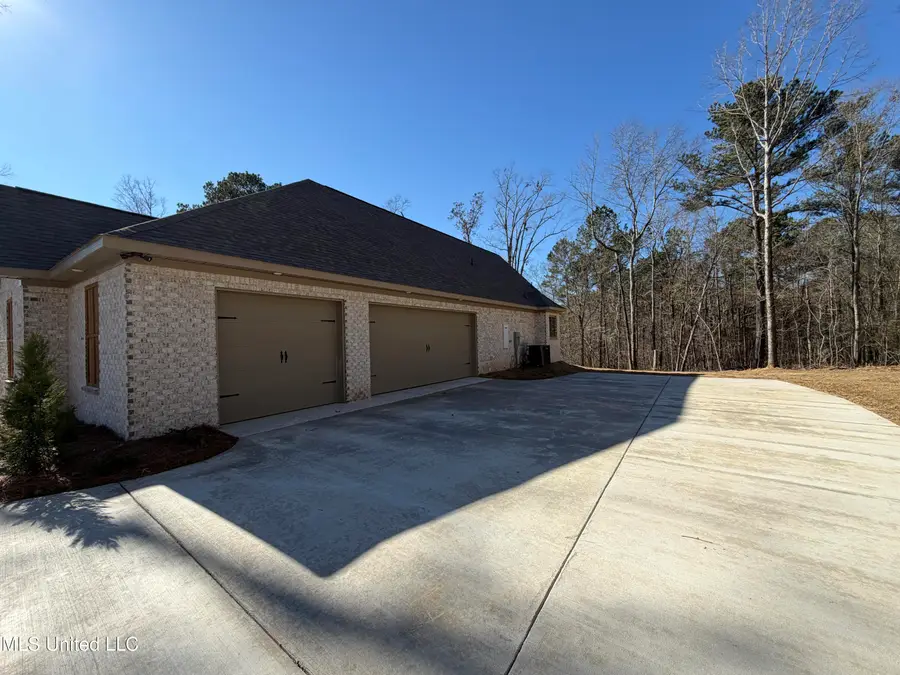 922 Mullican Road, Florence, MS 39073 - Image #3