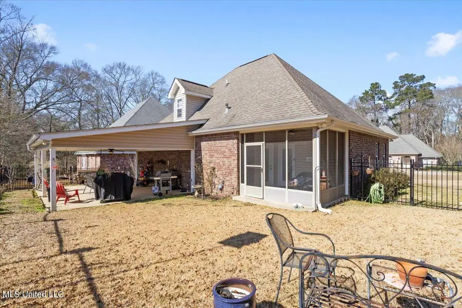 108 Pointe Drive, Summit, MS 39666 - #3