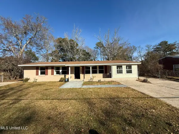 2801 Woodlawn Avenue, Moss Point, MS 39563