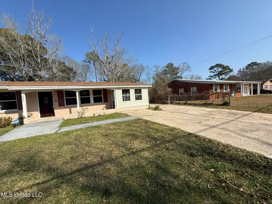 2801 Woodlawn Avenue, Moss Point, MS 39563 - #2