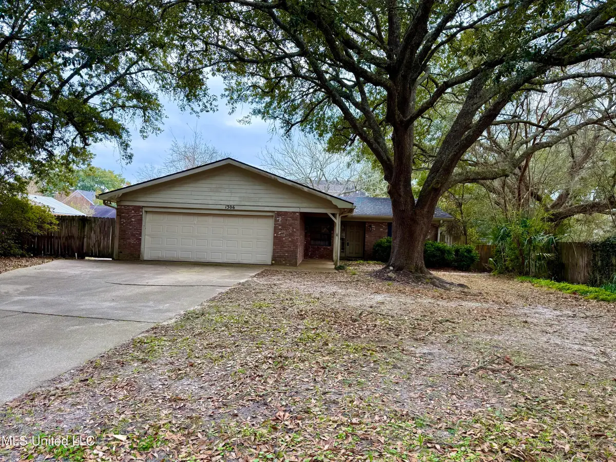 1306 Short Avenue, Pascagoula, MS 39567 - #1