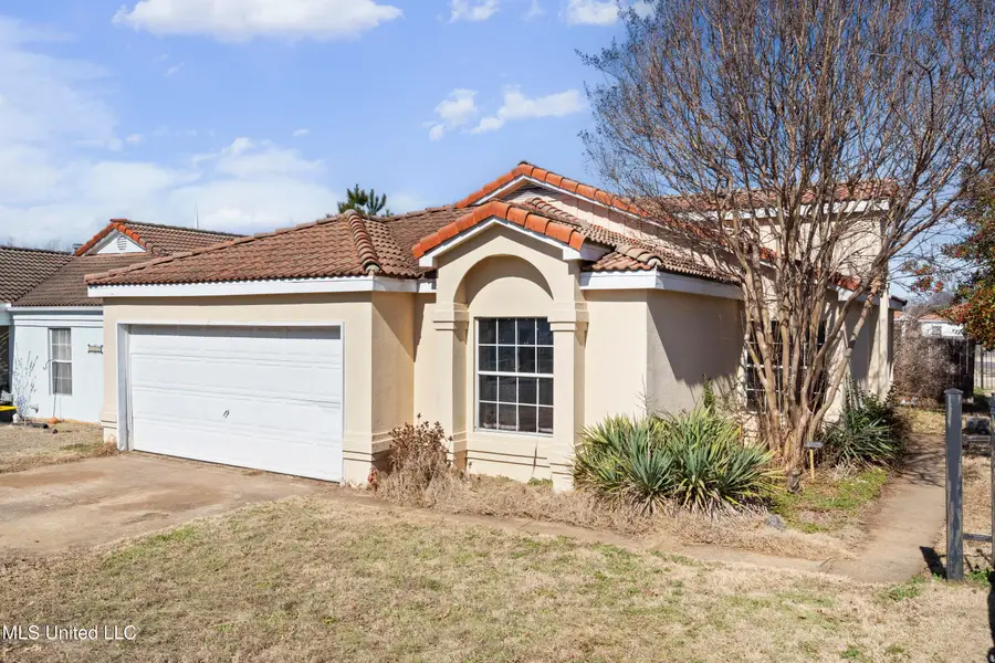 1112 S Atterbury Circle, Southaven, MS 38671 - #3