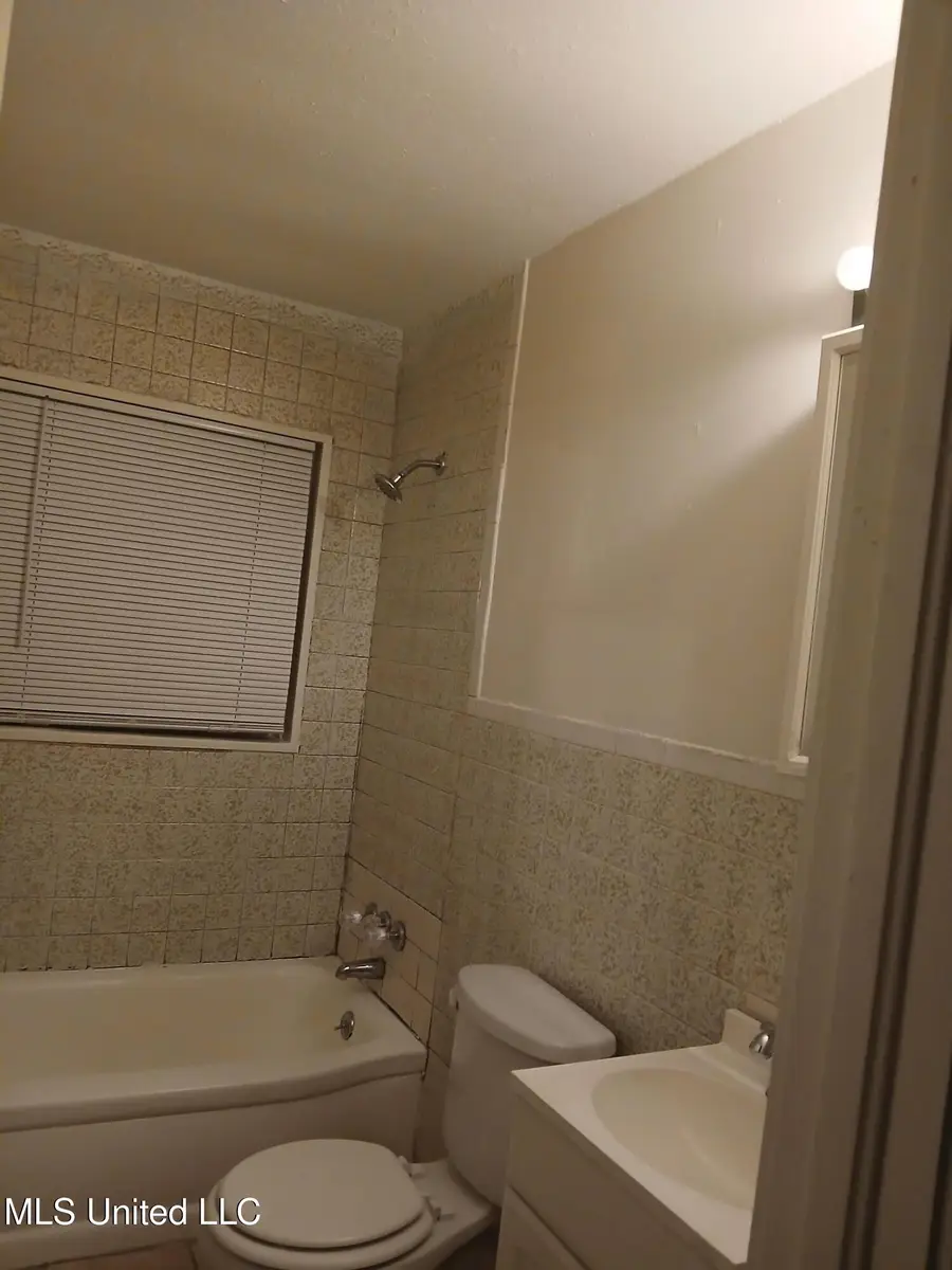 318 Cameron Street, Jackson, MS 39212 - #3