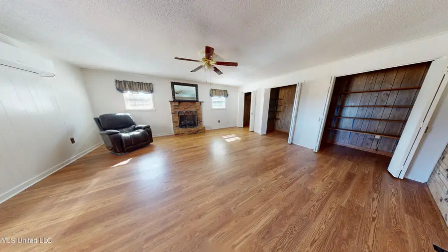 210 Southern Avenue, Senatobia, MS 38668 - #2