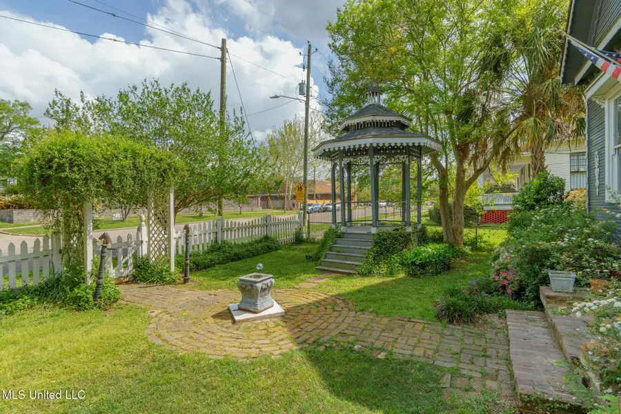 303 Walnut Street, Hattiesburg, MS 39401 - #3