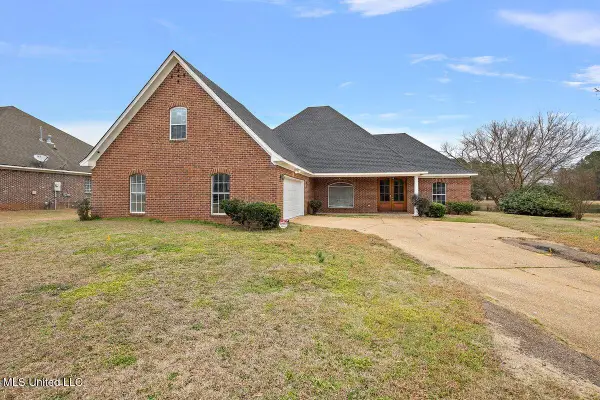 702 Meadow View Cove, Byram, MS 39272