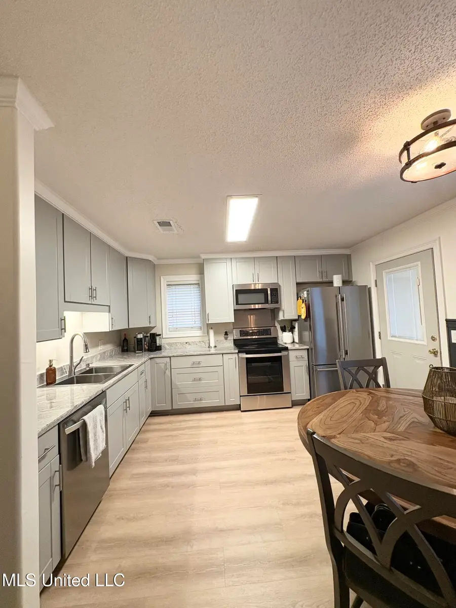 412 Chenoa Avenue, Carthage, MS 39051 - #2