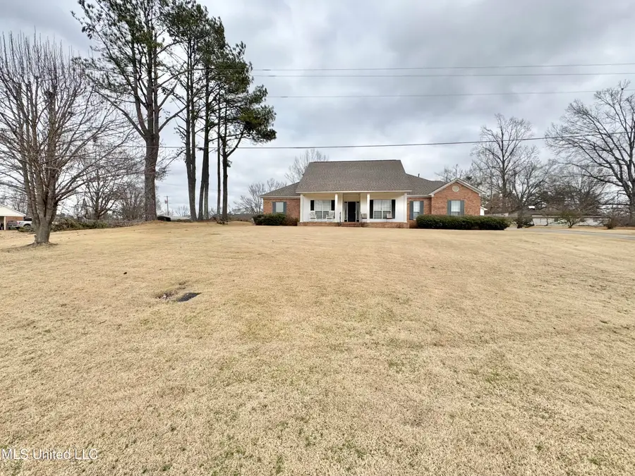 306 Hickory Lane, Batesville, MS 38606 - #3