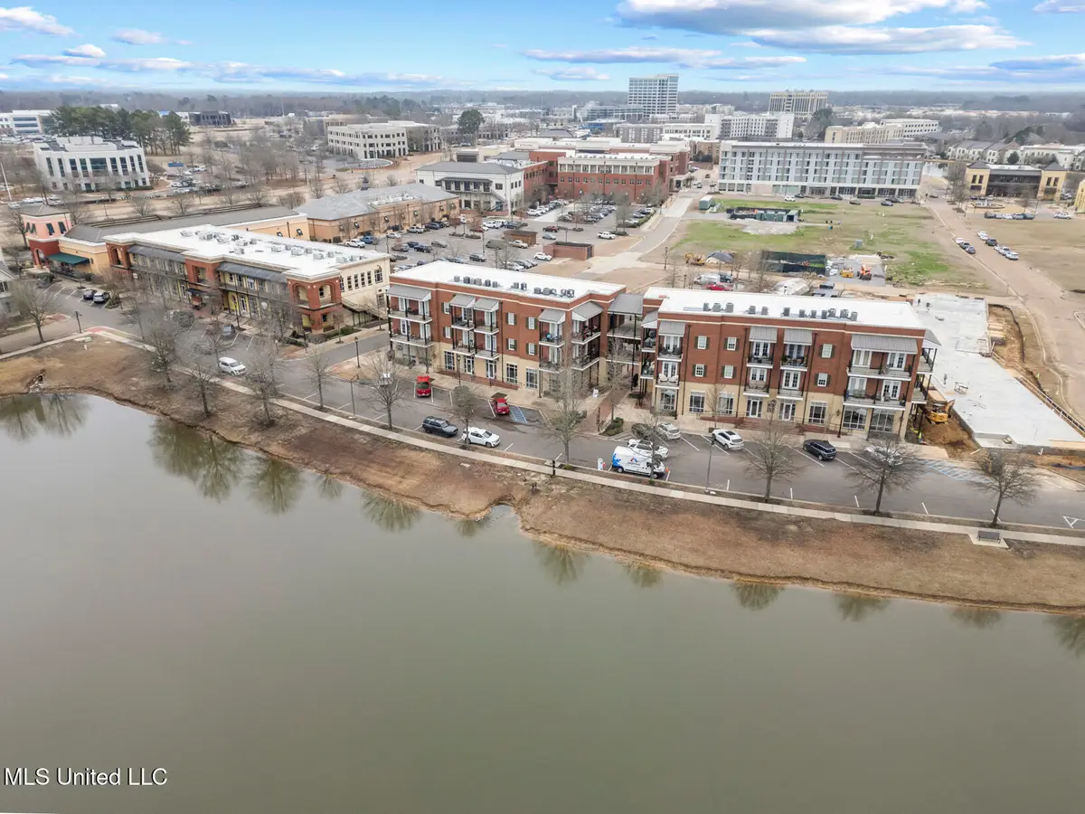 301 Northlake Avenue, Ridgeland, MS 39157 - #1