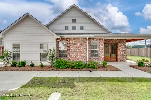 220 Freedom Ring Drive, Brandon, MS 39047