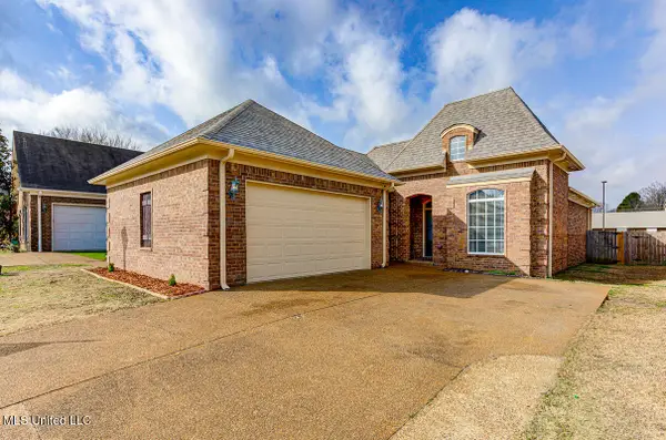 6433 W Arbor Lake Drive, Horn Lake, MS 38637