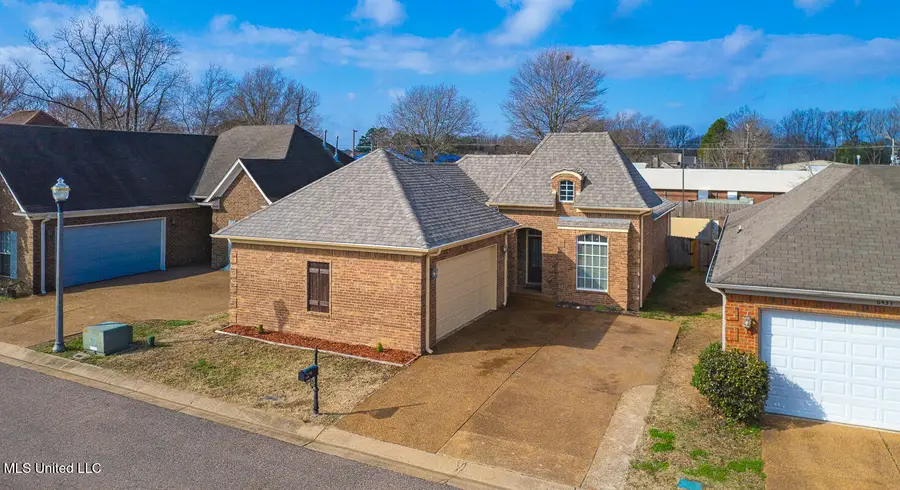 6433 W Arbor Lake Drive, Horn Lake, MS 38637 - #2