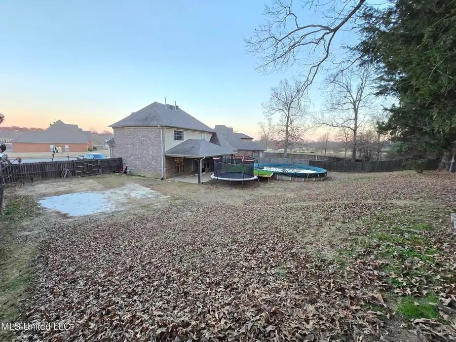 3327 Chateau Pointe Boulevard, Southaven, MS 38672 - #3