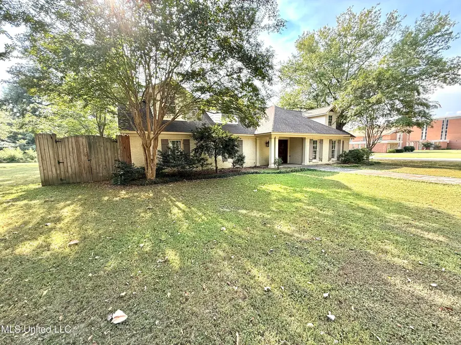 907 Grand Boulevard, Greenwood, MS 38930 - #3