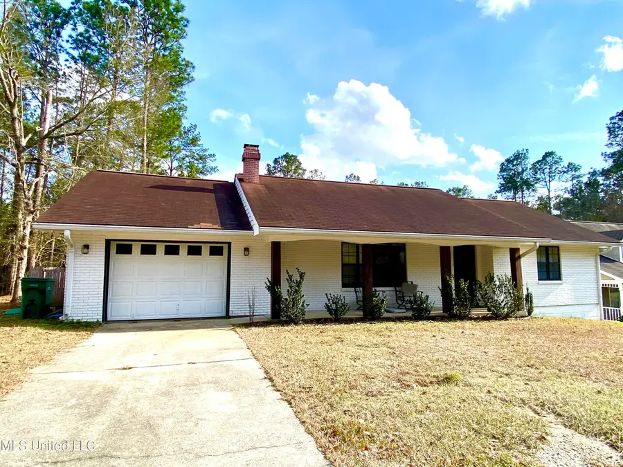 107 W Lakeshore Drive, Carriere, MS 39426 - #2