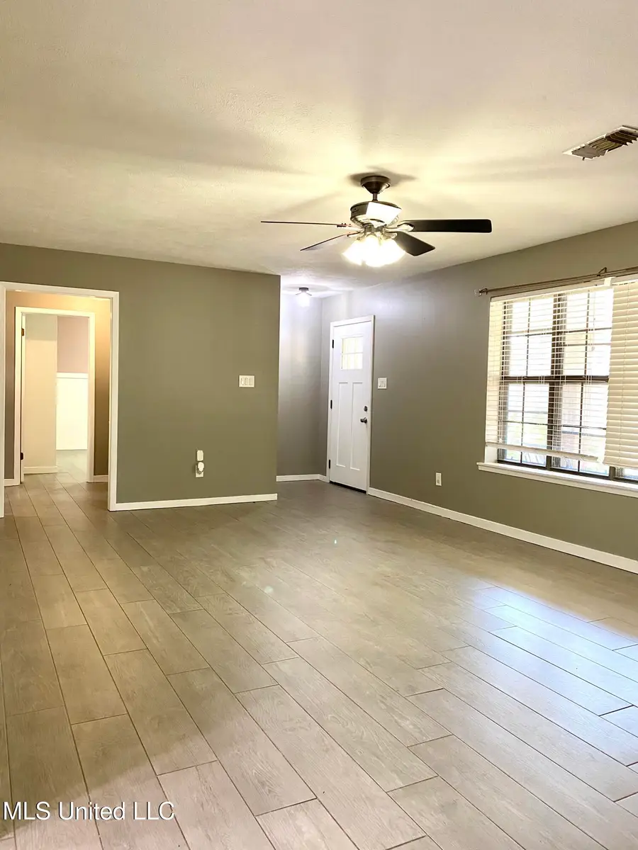 107 W Lakeshore Drive, Carriere, MS 39426 - #3