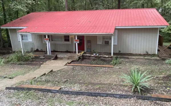 1025 Lake Arrowhead Drive, Hickory Flat, MS 38633