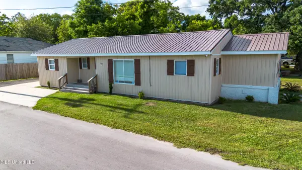 1413 31st Avenue, Gulfport, MS 39501