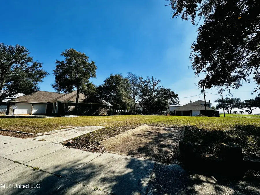 615 2nd Street, Gulfport, MS 39501 - #2
