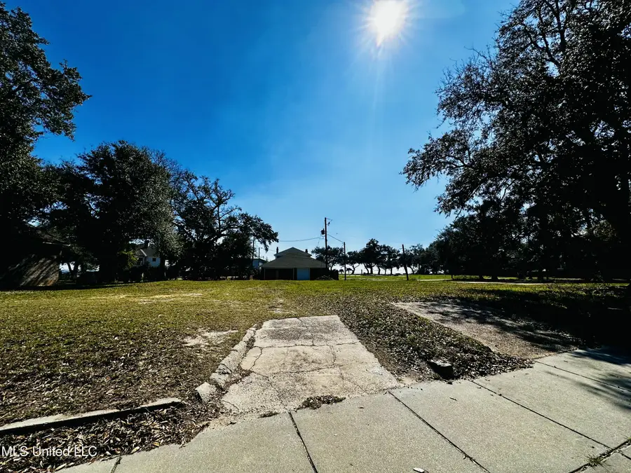 615 2nd Street, Gulfport, MS 39501 - #3