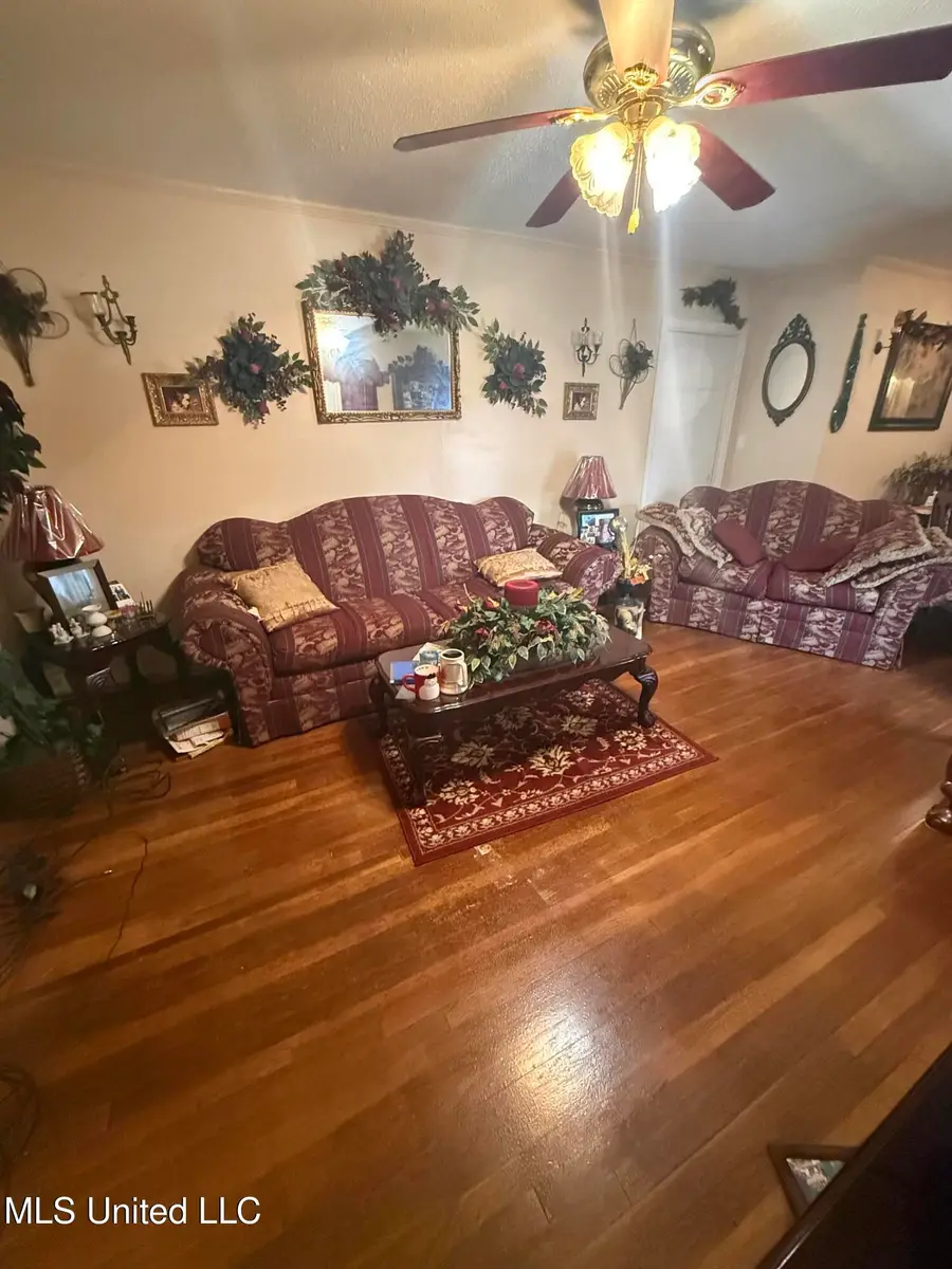 1044 Baskin Drive, Greenville, MS 38703 - #2