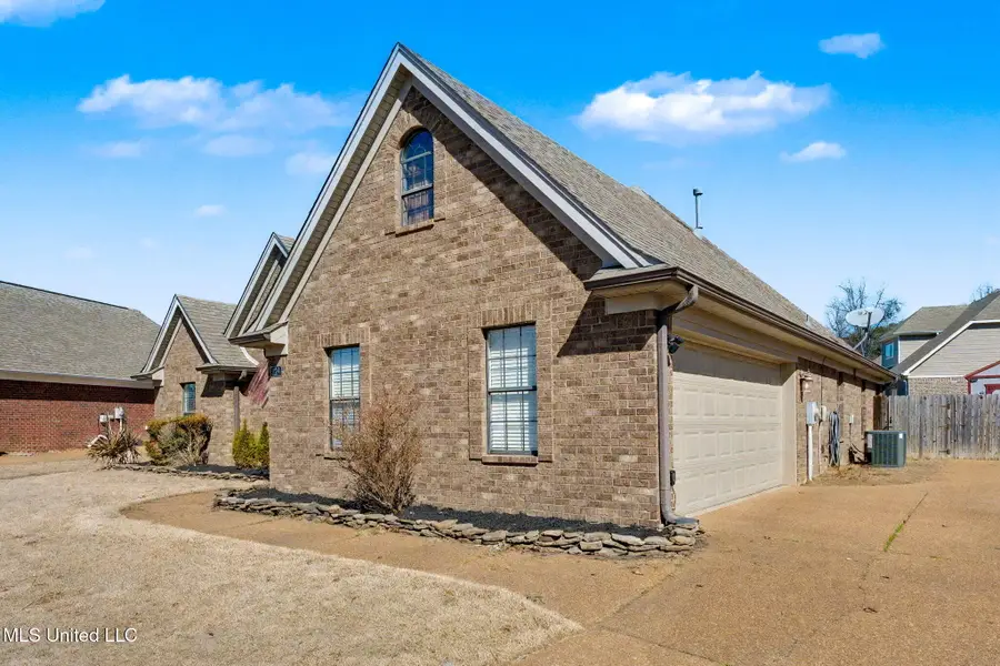 124 E Pebble Creek Cove, Hernando, MS 38632 - #3