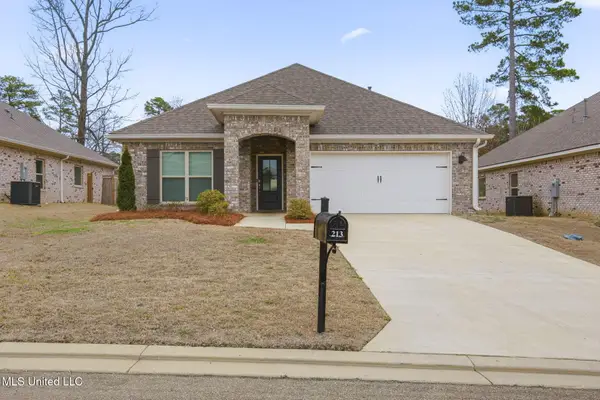 213 Serenity Lake Drive, Pearl, MS 39208