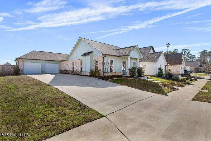 817 Long Leaf Circle, Brandon, MS 39042 - #3