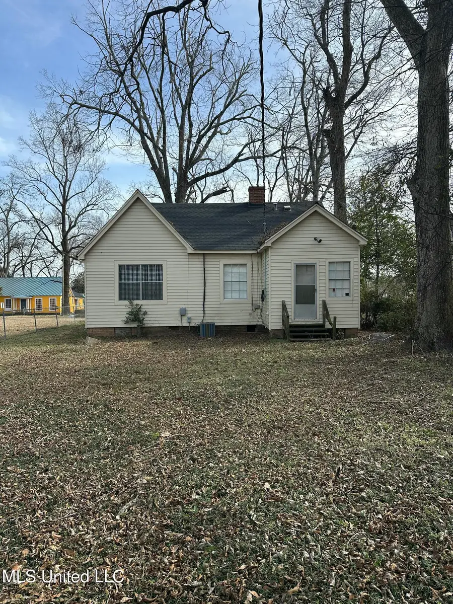 402 W Jefferson Avenue, Greenwood, MS 38930 - #2