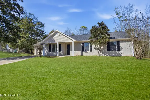 10673 N Oak Crest Drive, Biloxi, MS 39532