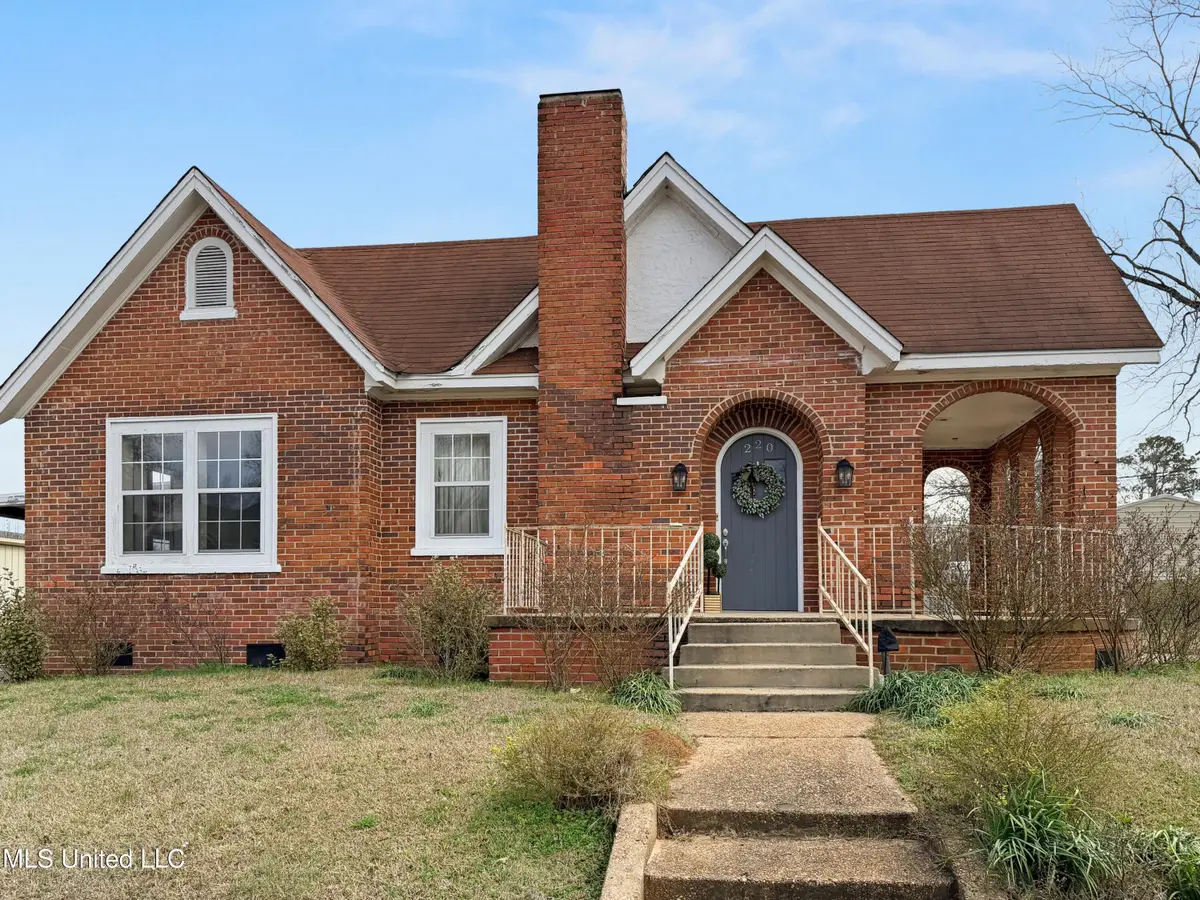 220 N Pearl Street, Carthage, MS 39051 - #1