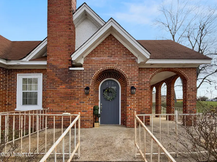 220 N Pearl Street, Carthage, MS 39051 - #3