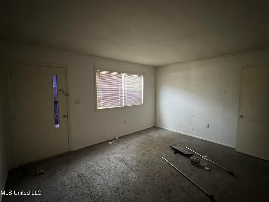 663 Queen Julianna Lane, Jackson, MS 39209 - #3