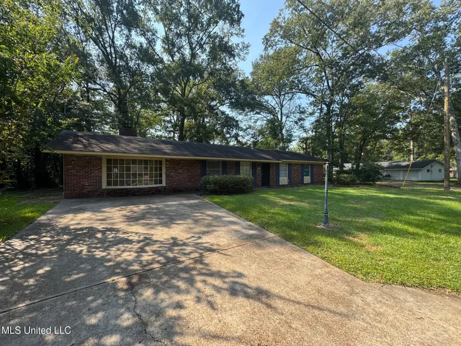 3218 Meadow Forest Drive, Jackson, MS 39212 - #2