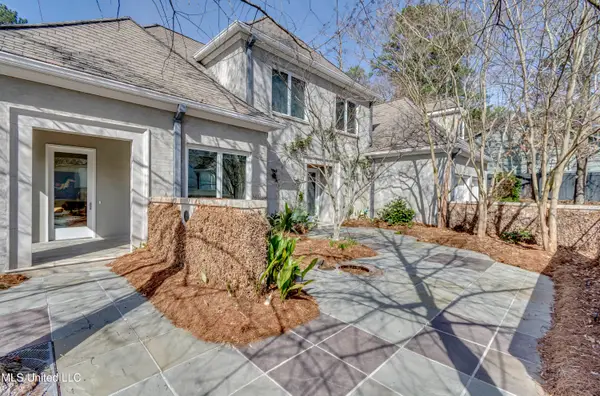 2 Waterstone Place, Jackson, MS 39211