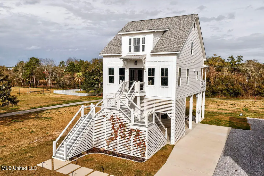 112 Cedar Avenue, Pass Christian, MS 39571 - #1