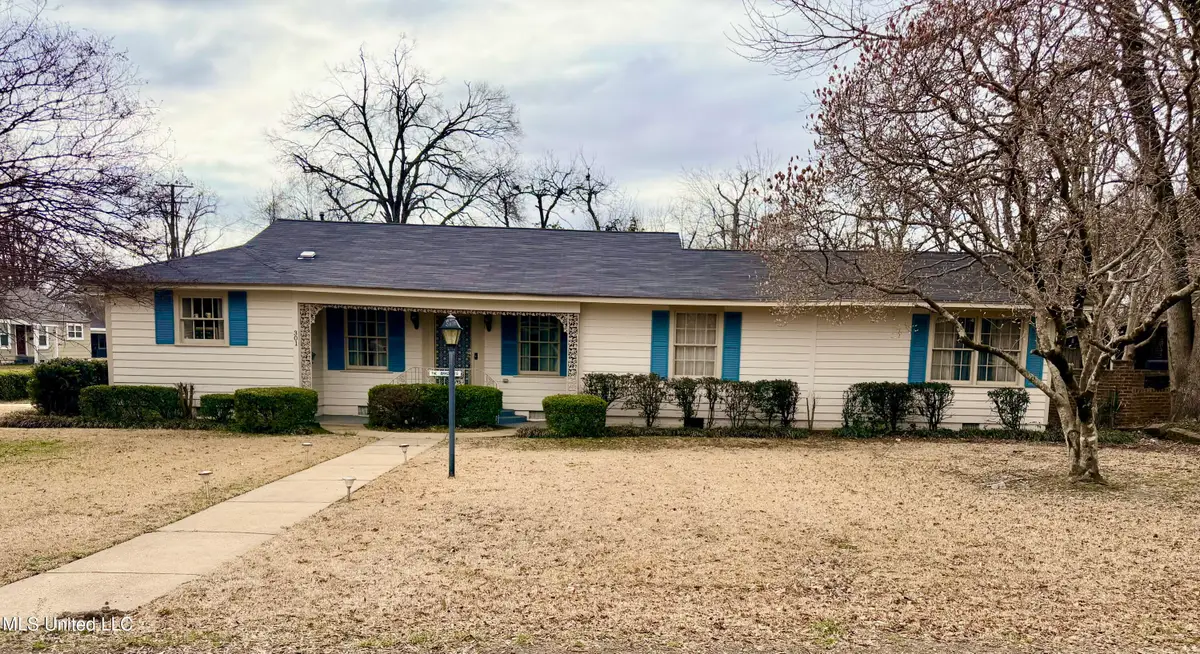 301 W Harding Avenue, Greenwood, MS 38930 - #1