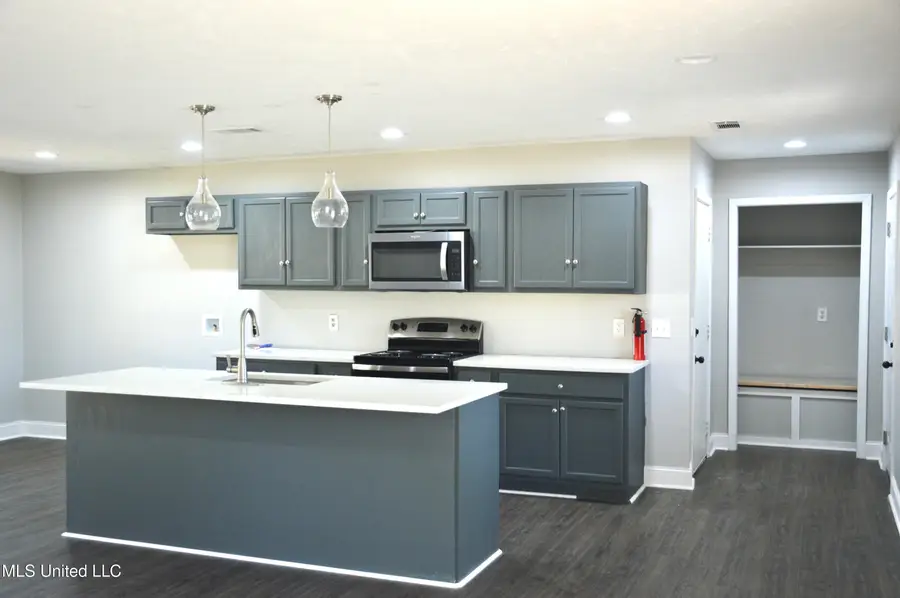 425 Knob Hill Drive, Jackson, MS 39209 - #2