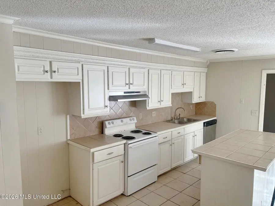 800 Meadow Hill Drive, Clinton, MS 39056 - #2