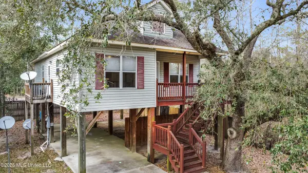 6062 E Benton Street, Bay Saint Louis, MS 39520