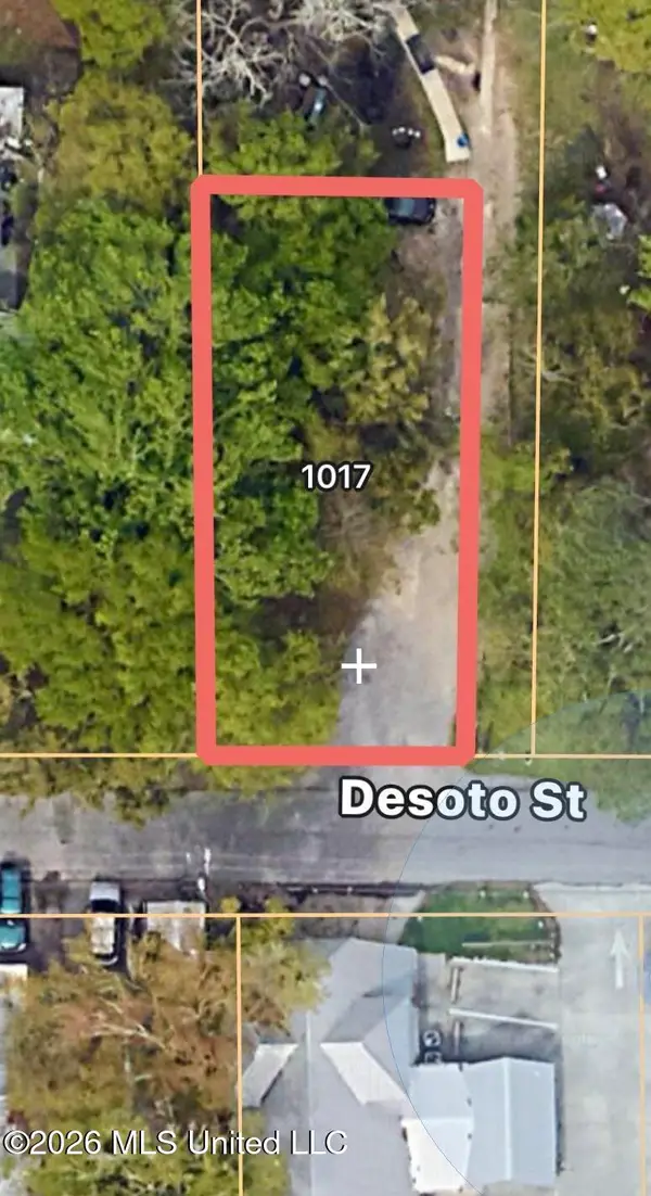 1017 Desoto Street, Ocean Springs, MS 39564