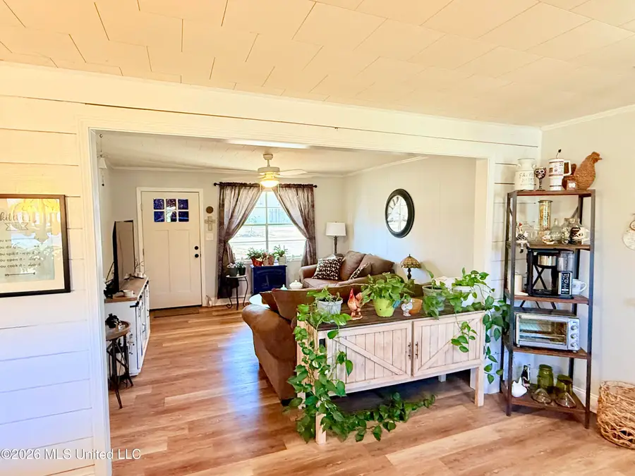 740 Robinson Road, Grenada, MS 38901 - #2