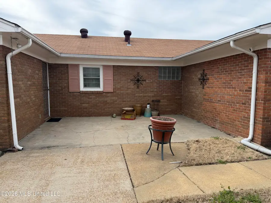 720 Central Street, Belzoni, MS 39038 - #2